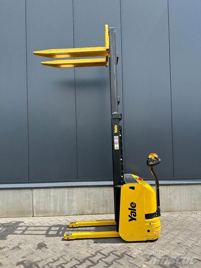 Yale MS 10E-2860 Käyden ajettavat pinoamistrukit
