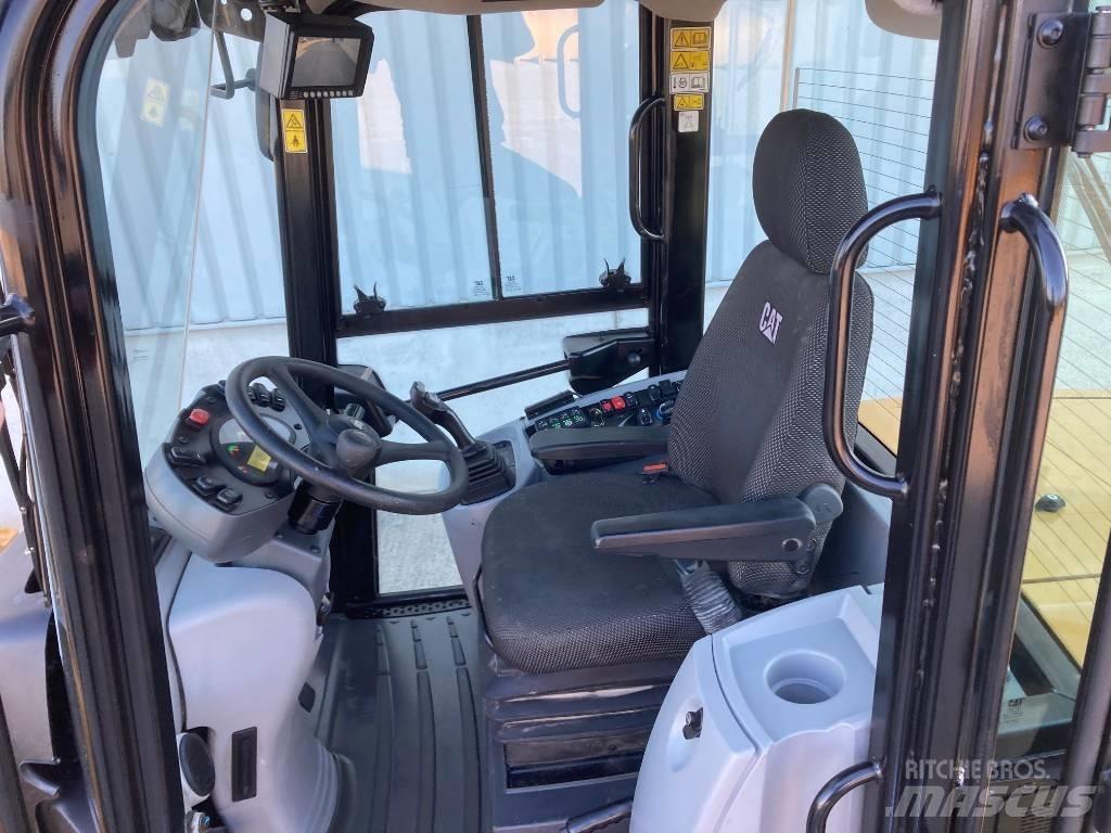 CAT 910 Pyöräkuormaajat