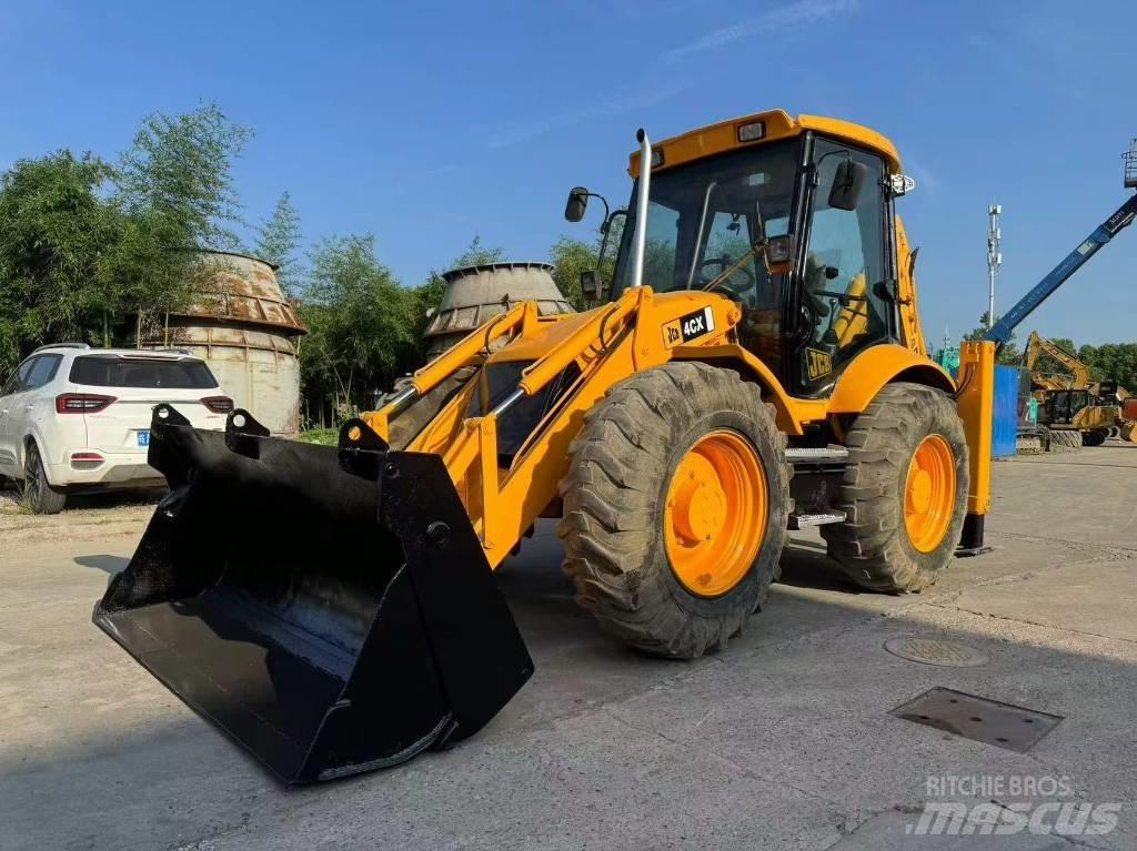 JCB 4 CX Kaivurikuormaajat