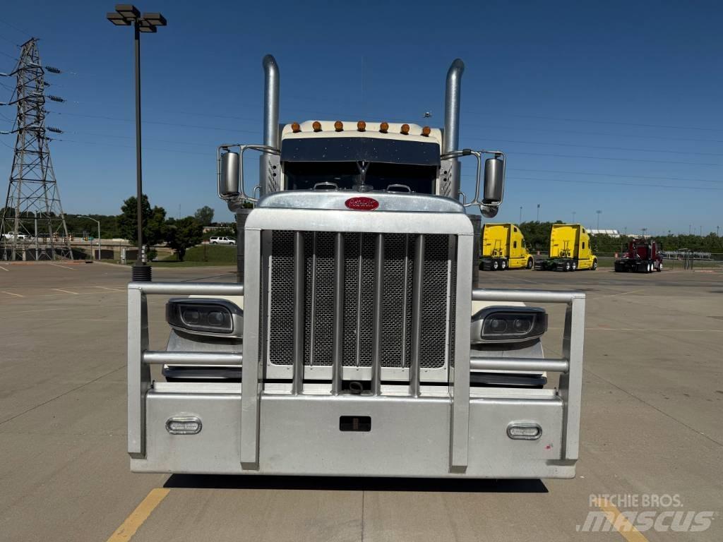 Peterbilt 389 Vetopöytäautot