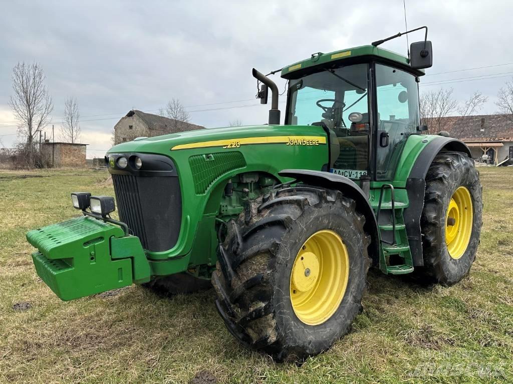 John Deere 8220 Traktorit