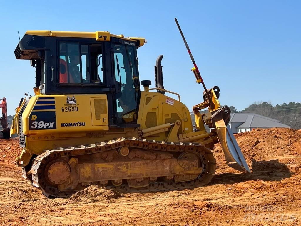 Komatsu D39px-24 Telaketjupuskutraktorit