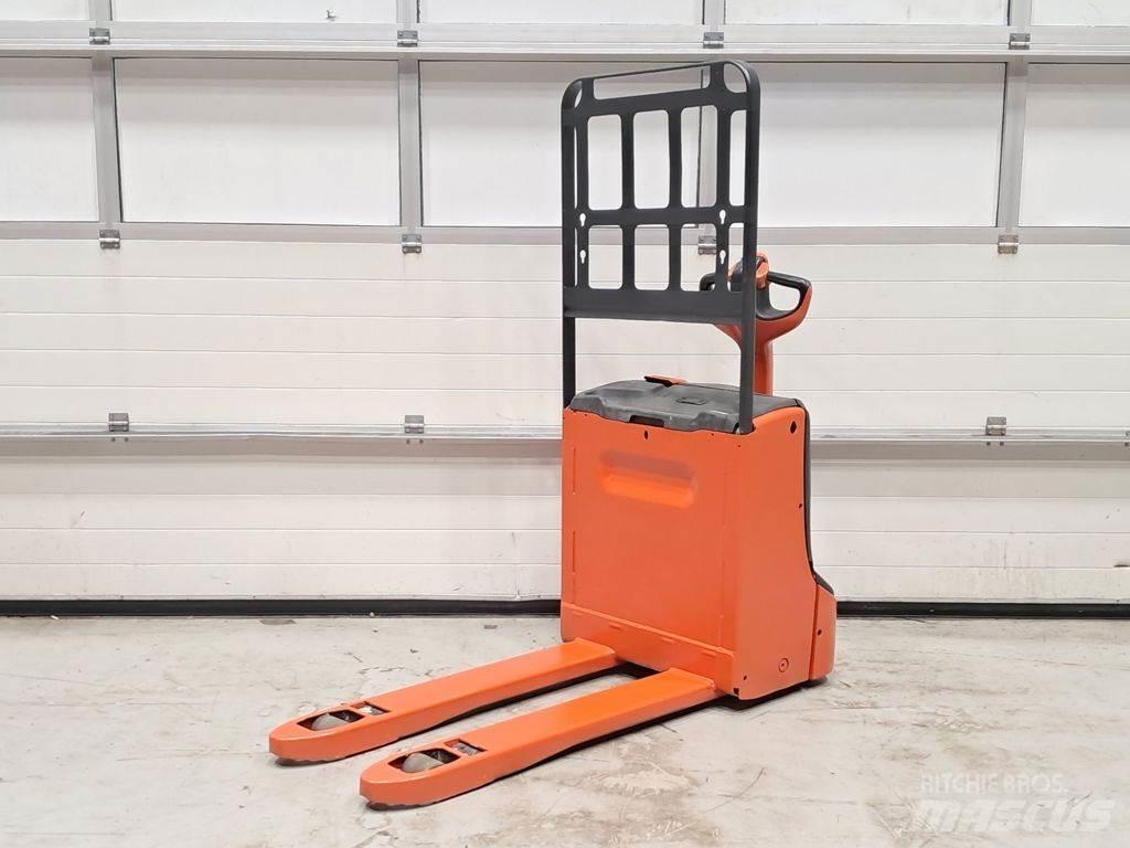 Linde T16 Lavansiirtotrukit