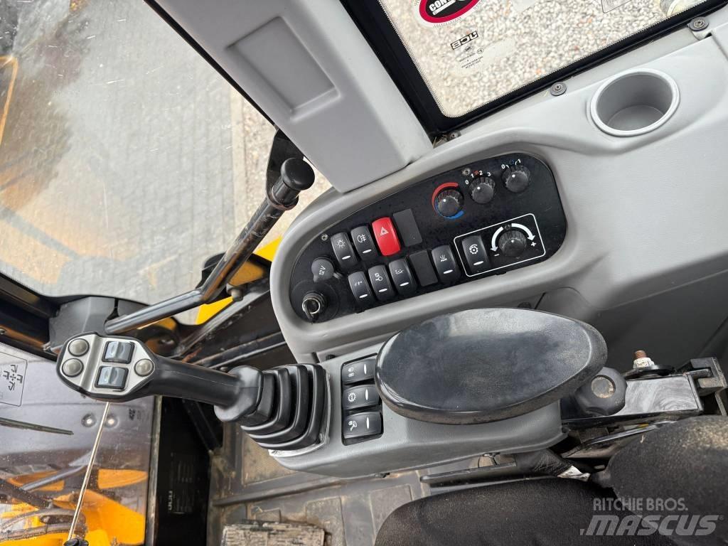 JCB TM 320 Maatalouskurottajat