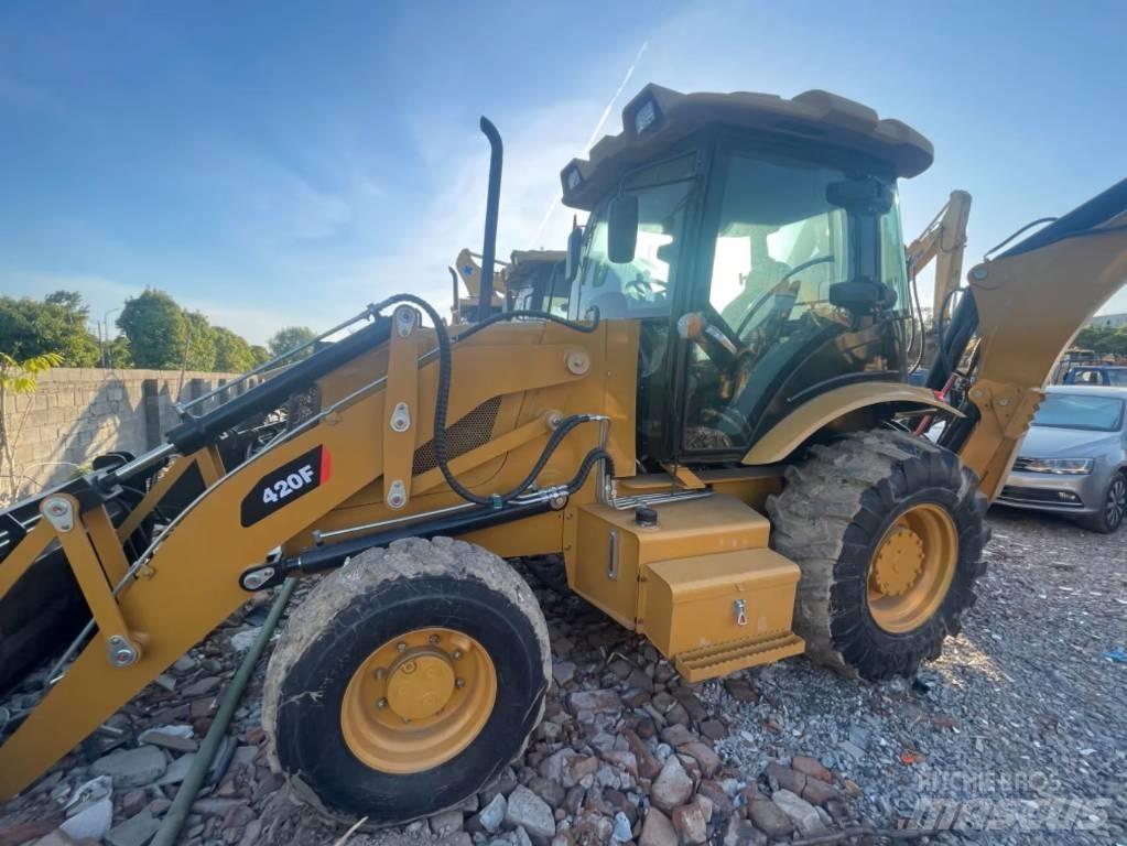 CAT 420f Kaivurikuormaajat