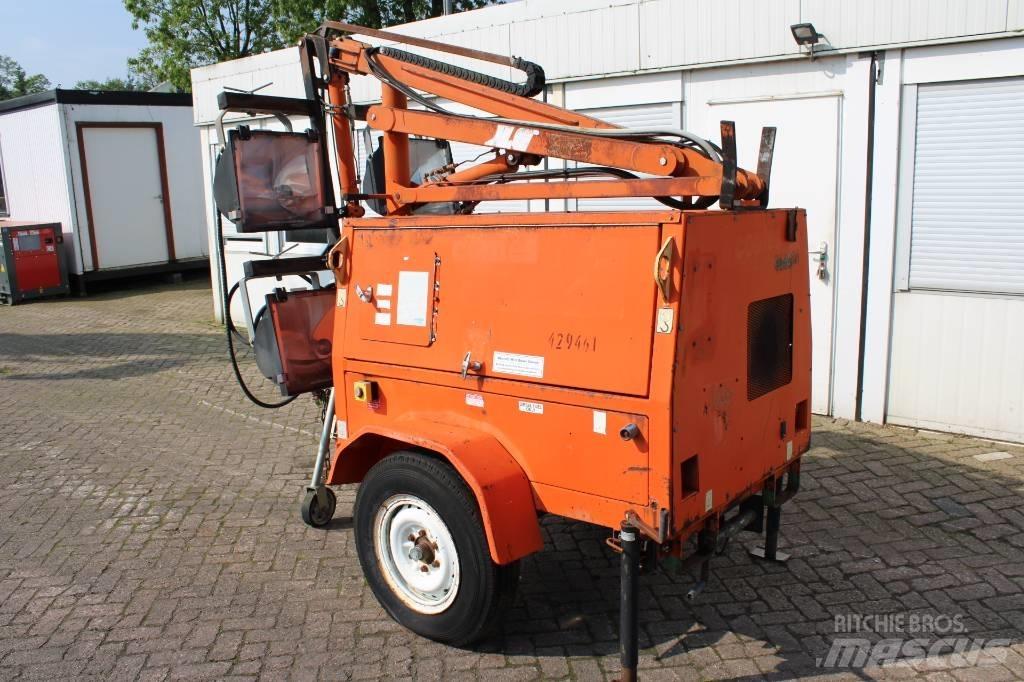 JLG 6308 AN Valopylväät