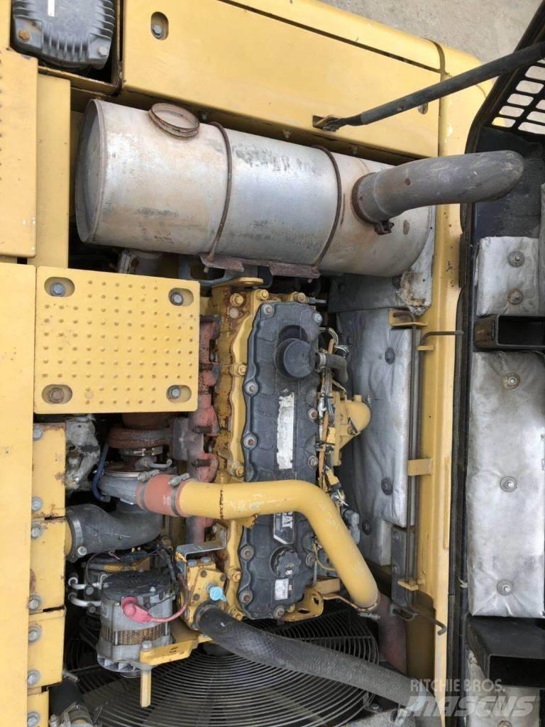CAT 329 Telakaivukoneet