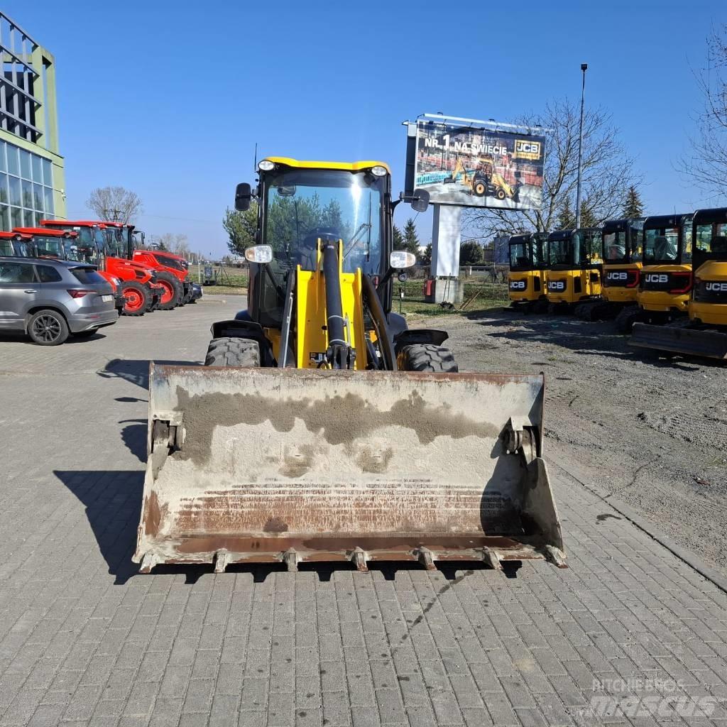 JCB 409 Pyöräkuormaajat