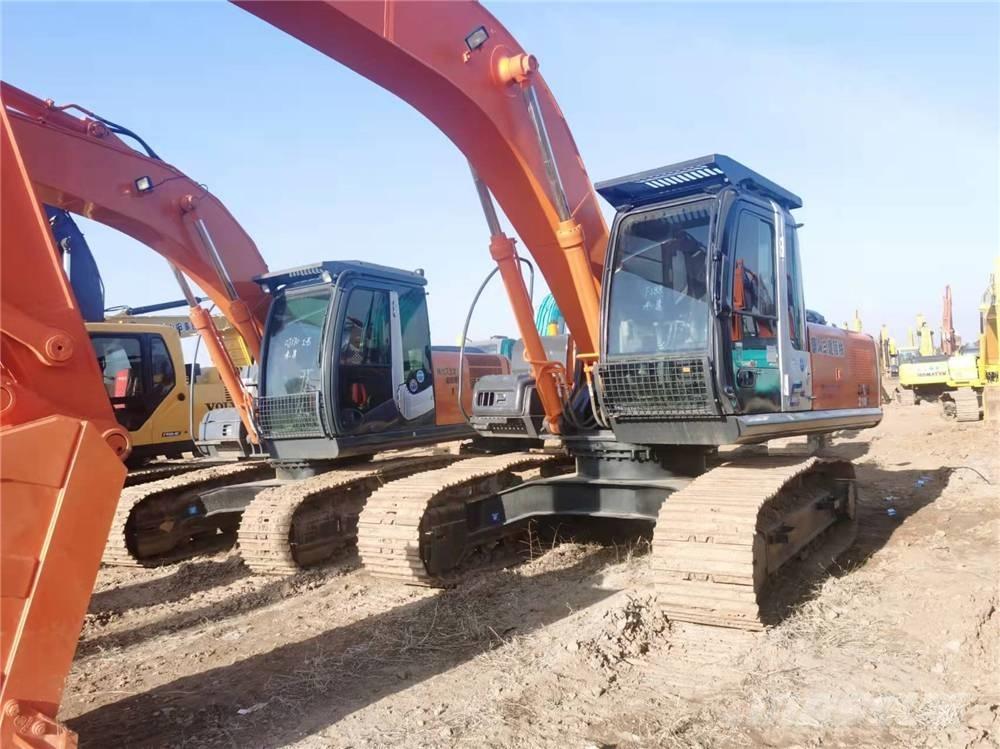 Hitachi ZX210 Telakaivukoneet