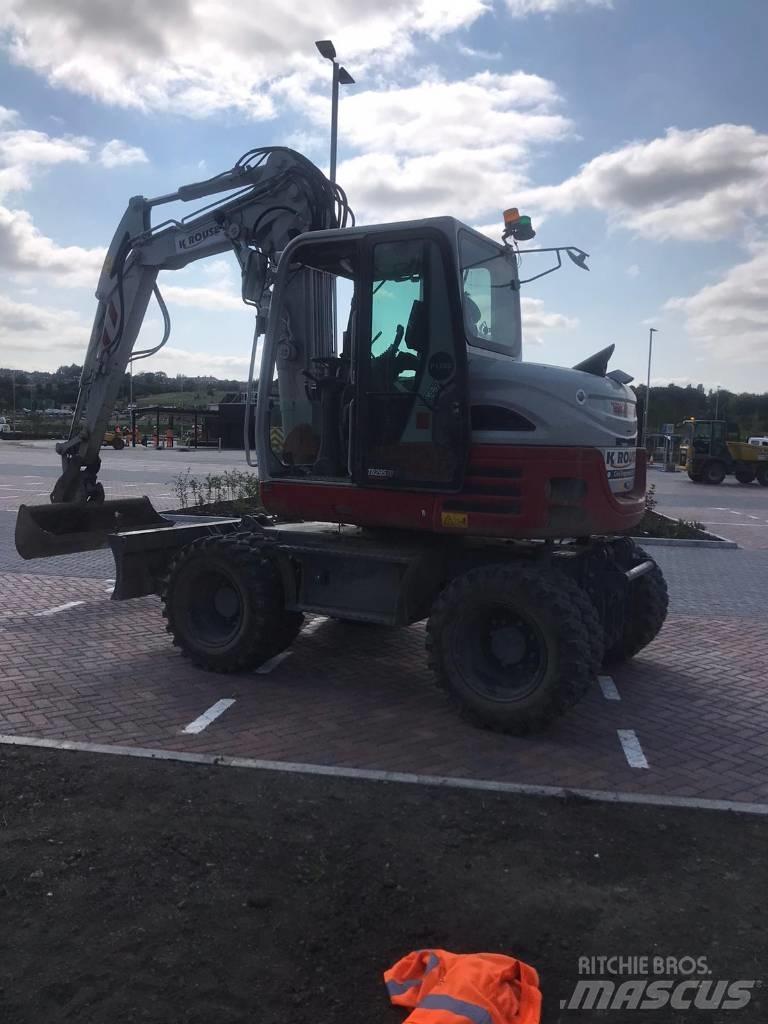 Takeuchi TB295W Pyöräkaivukoneet