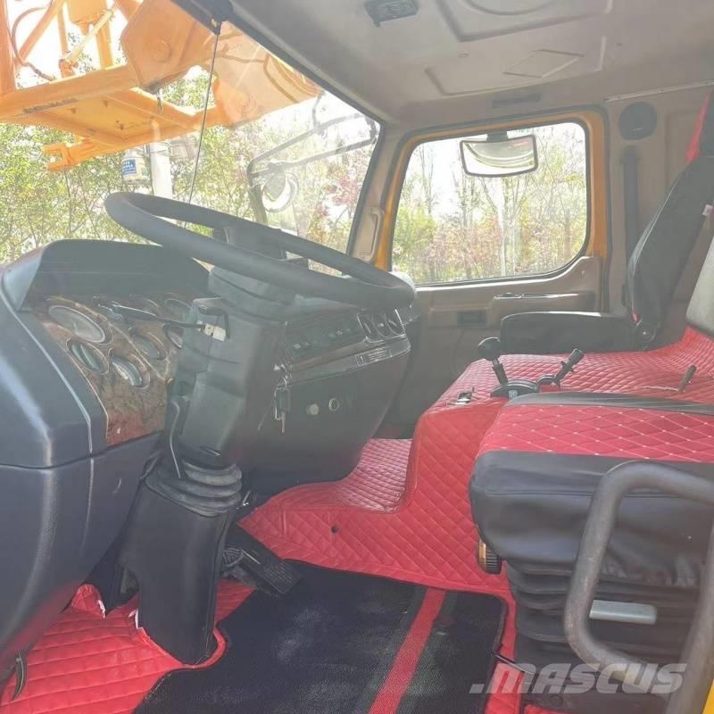 XCMG QY 100 K Mobiilinosturit