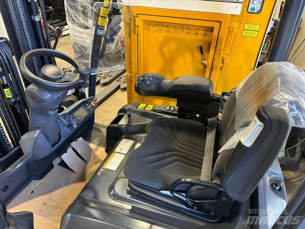 Mitsubishi FB16CN2T Electric forklift trucks