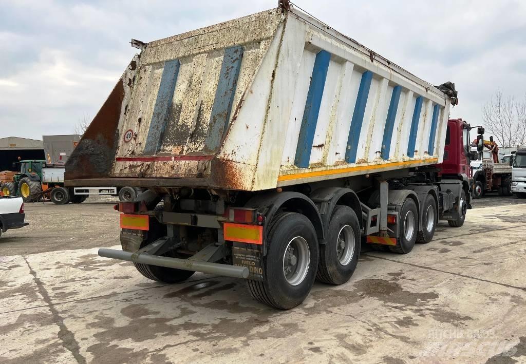 Iveco Trakker 480 Vetopöytäautot