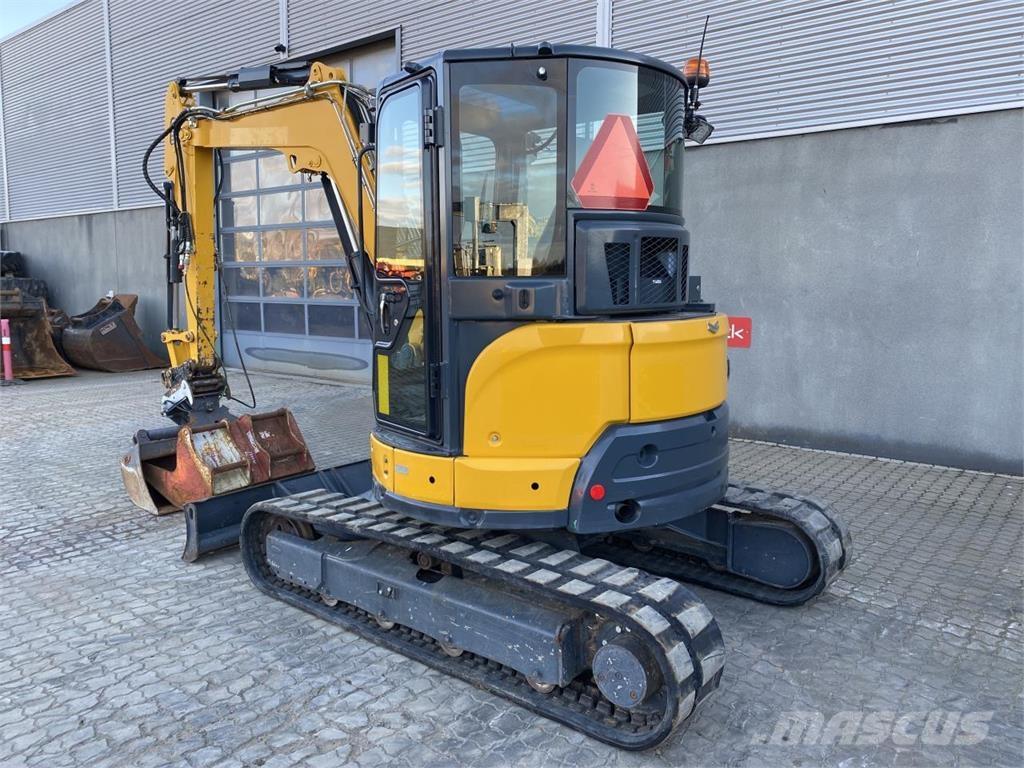 Yanmar VIO50-6 Pyöräkaivukoneet