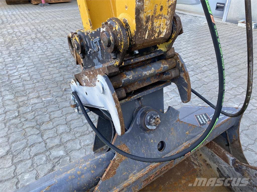 Yanmar VIO50-6 Pyöräkaivukoneet