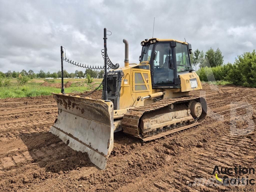 CAT D 6 K Telaketjupuskutraktorit