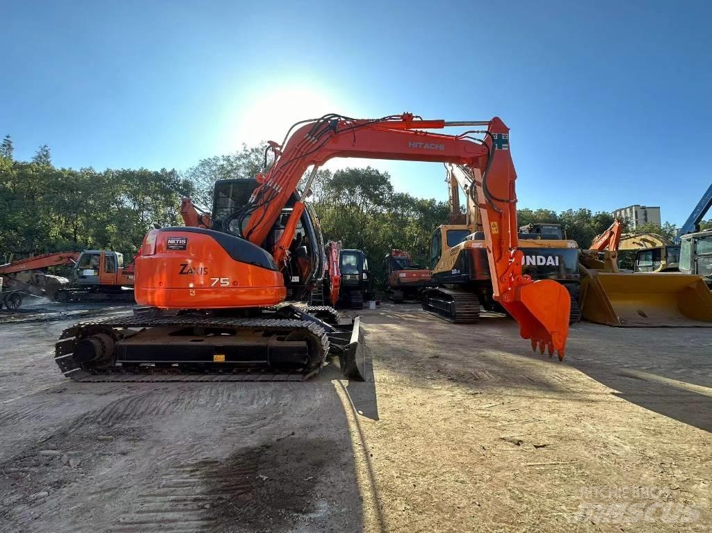 Hitachi ZX 75 Midikaivukoneet 7t - 12t