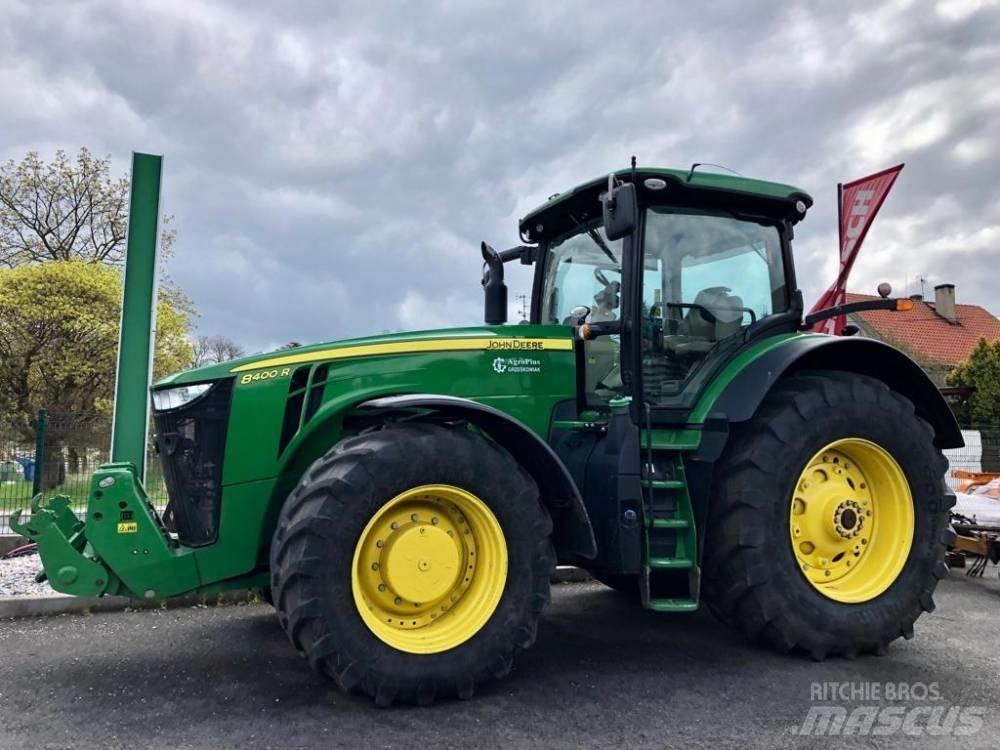John Deere 8400 R Traktorit