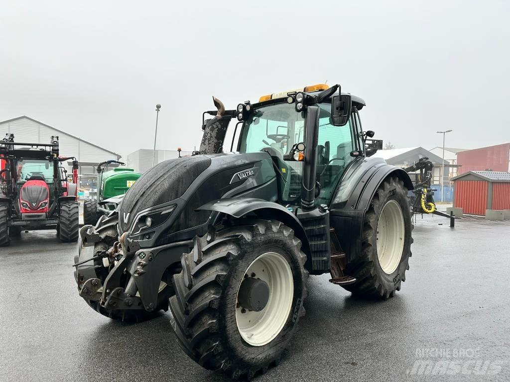Valtra T 214 D Traktorit