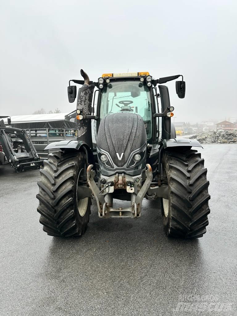 Valtra T 214 D Traktorit
