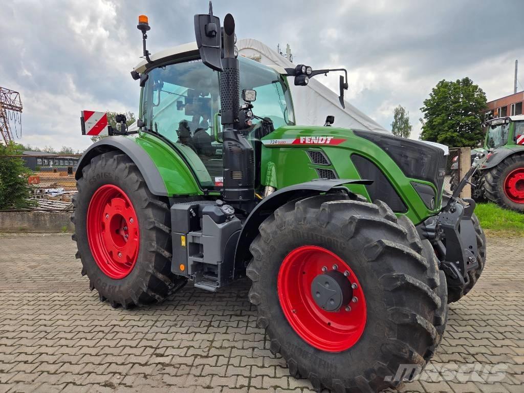 Fendt 724 Vario Traktorit