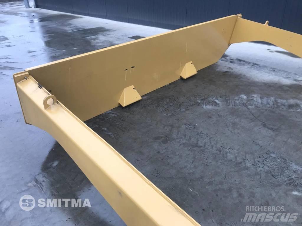 CAT 735B Takalaidat