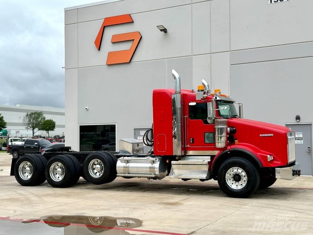 Kenworth T 800 Vetopöytäautot