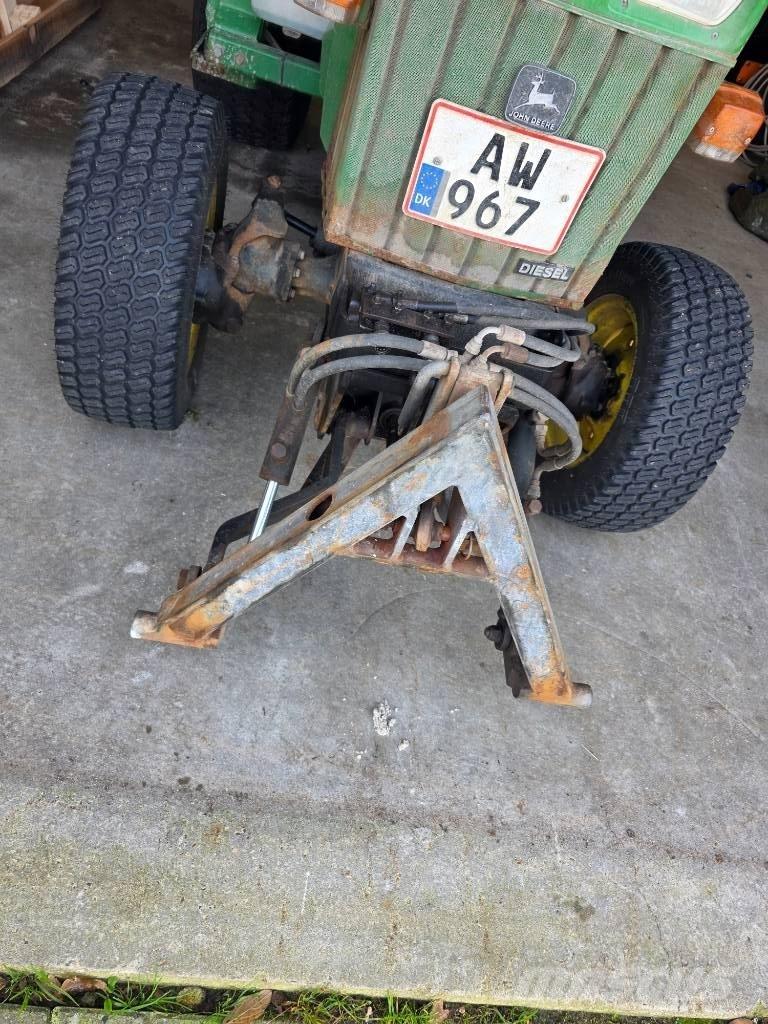 John Deere 855 Taajamatraktorit