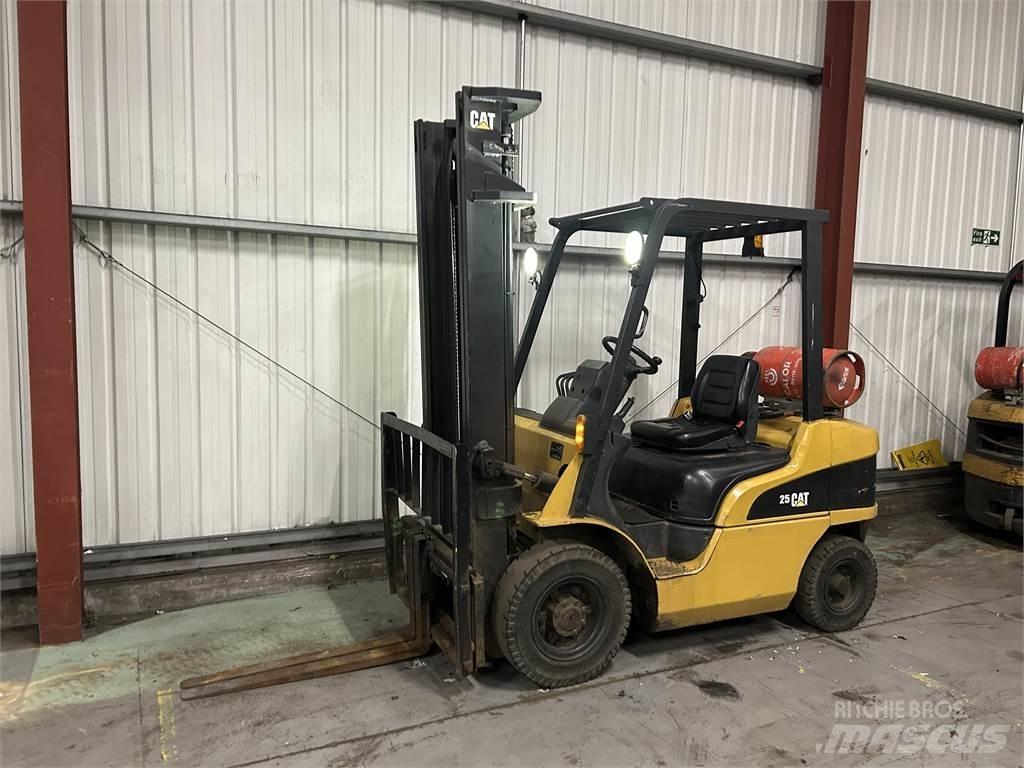 CAT GP25NT Nestekaasutrukit