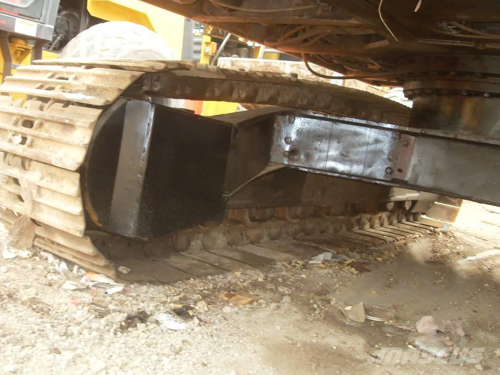 Hitachi EX 200-1 Telakaivukoneet