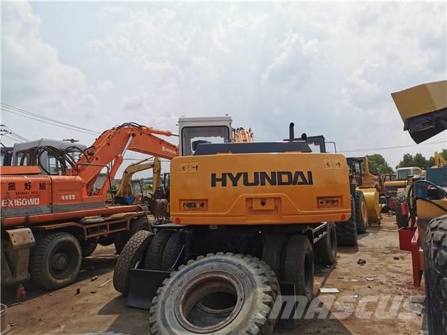 Hyundai R130WD Telakaivukoneet