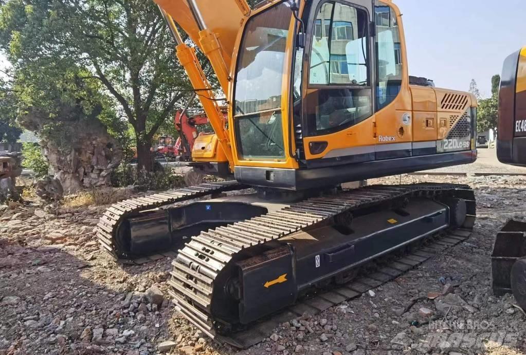 Hyundai R220LC-9S Pyöräkaivukoneet