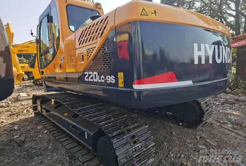Hyundai R220LC-9S Pyöräkaivukoneet