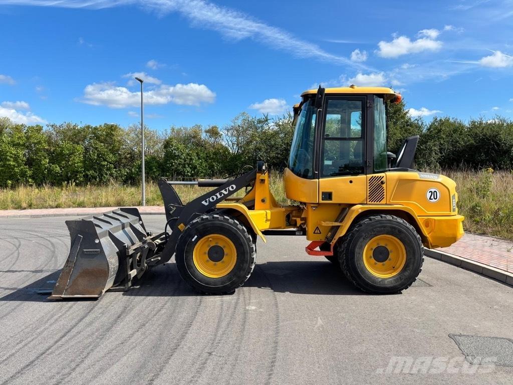 Volvo L 30 G Pyöräkuormaajat