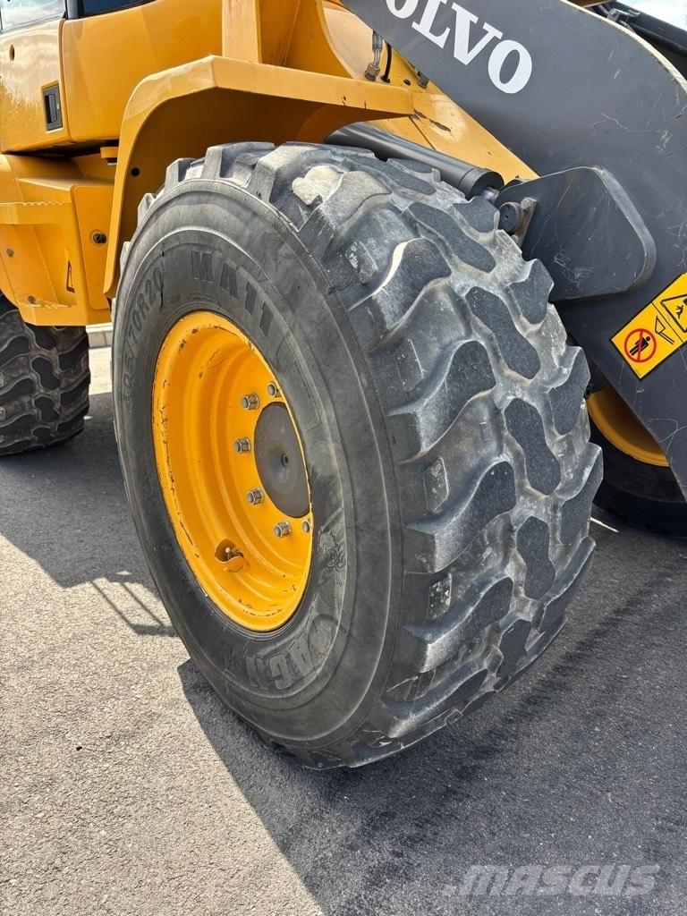 Volvo L 30 G Pyöräkuormaajat