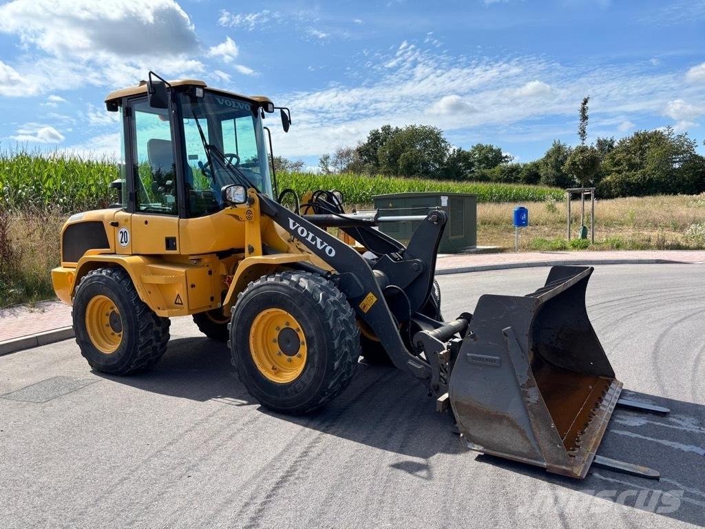Volvo L 30 G Pyöräkuormaajat