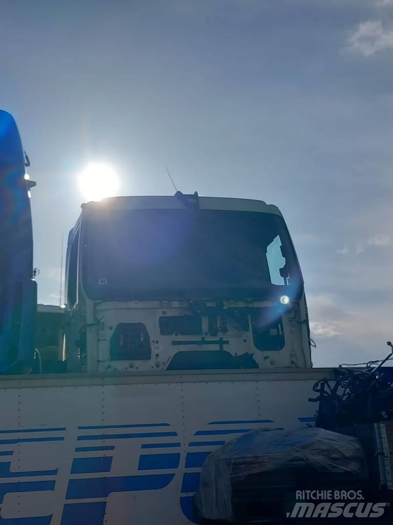 DAF LF45.160 Ohjaamot ja sisustat