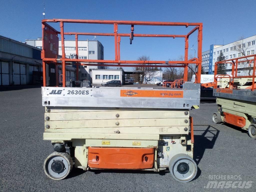JLG 2630 ES Saksilavat