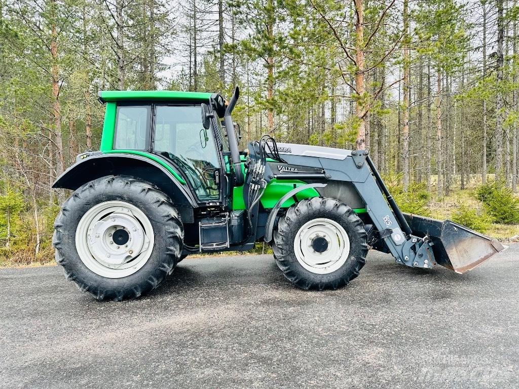 Valtra T 131 Traktorit