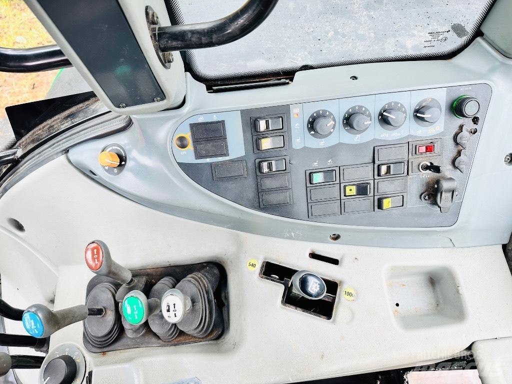 Valtra T 131 Traktorit