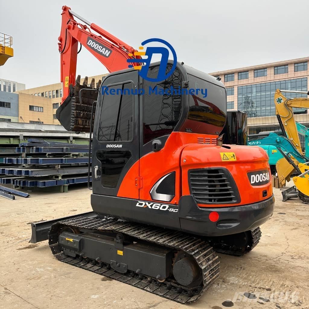 Doosan DX 60 Minikaivukoneet < 7t