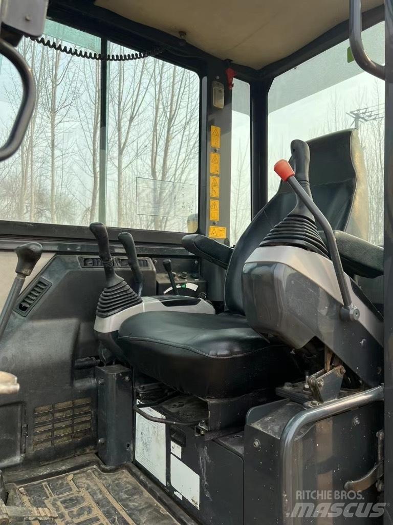Komatsu PC58 Midikaivukoneet 7t - 12t