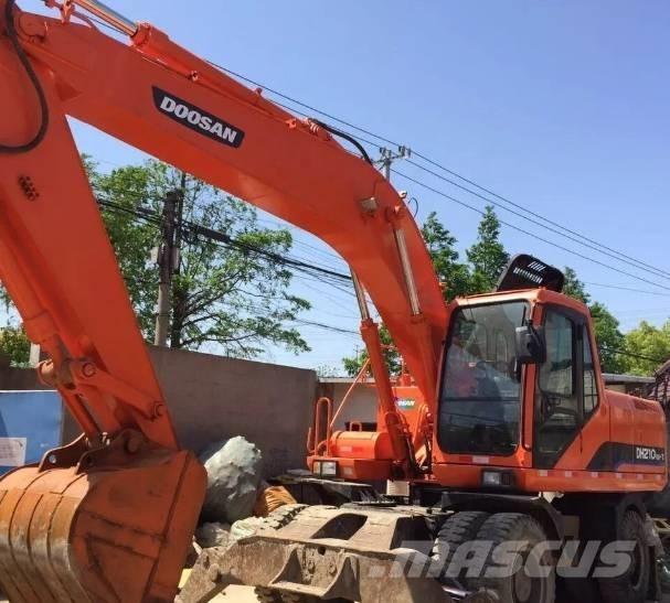 Doosan DH210W\ Pyöräkaivukoneet