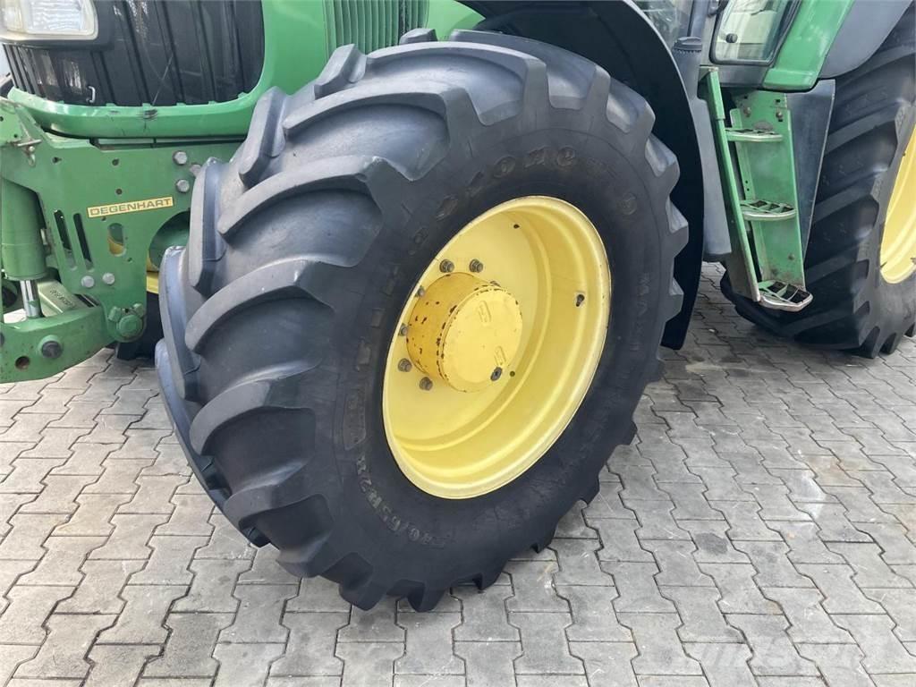 John Deere 6820 Traktorit