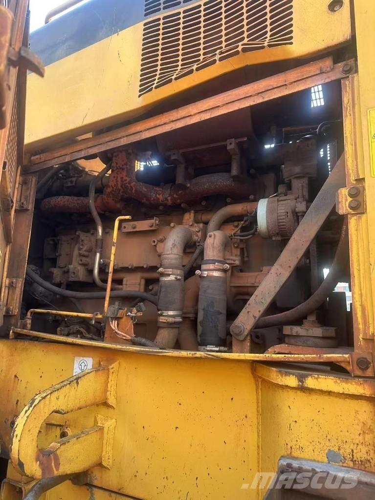Komatsu WA 600-6 Pyöräkuormaajat