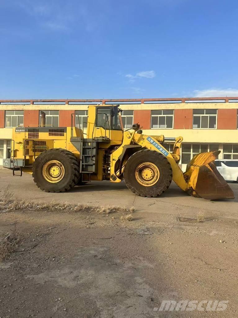 Komatsu WA 600-6 Pyöräkuormaajat