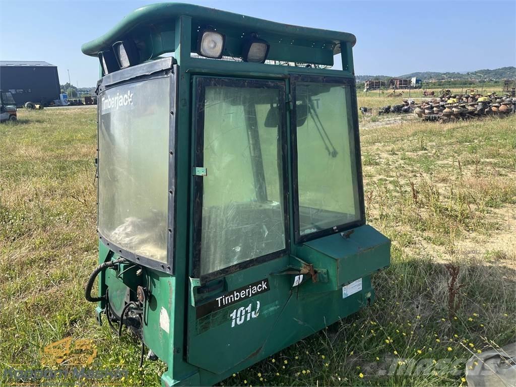 Timberjack 1010 Ohjaamo ja sisusta
