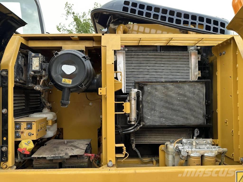 CAT 320D2 Telakaivukoneet