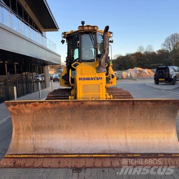 Komatsu D51PXI-24EO Telaketjupuskutraktorit