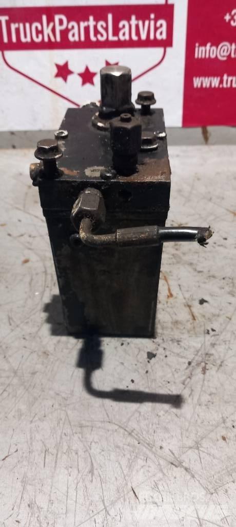 Volvo FH 12.    21882617 Hydrauliikka